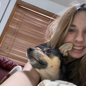 Meet your Posher, Olivia